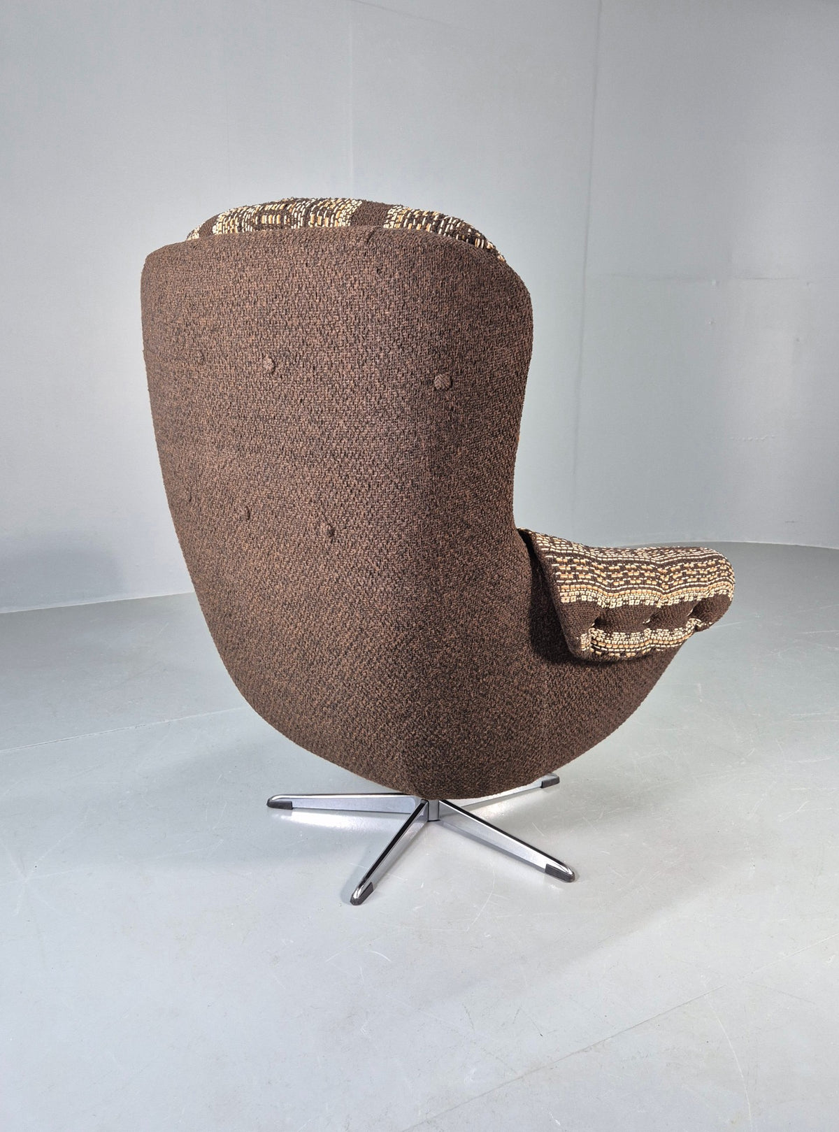 Vintage Egg Chair 1980s Retro Original Cloth Modern Design Brown Cream EB13066